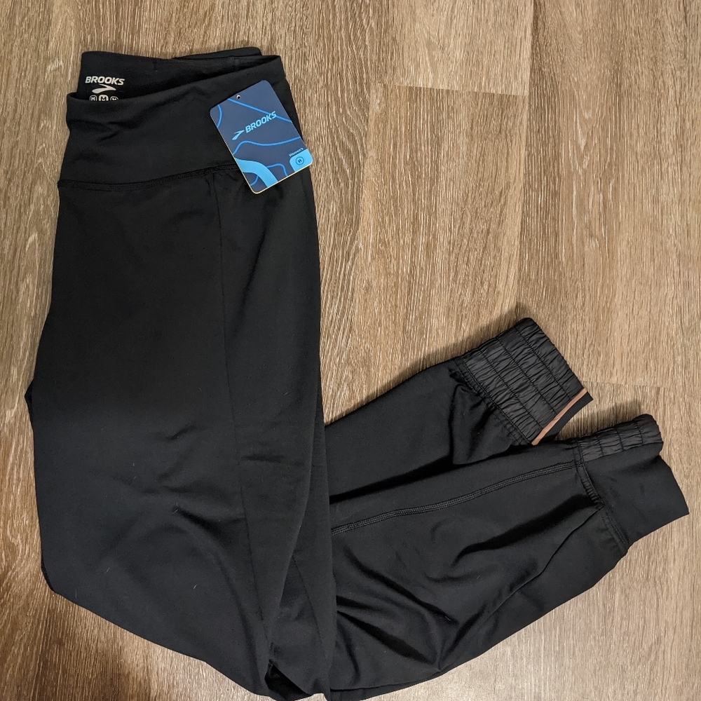 NWT Brooks Joggers